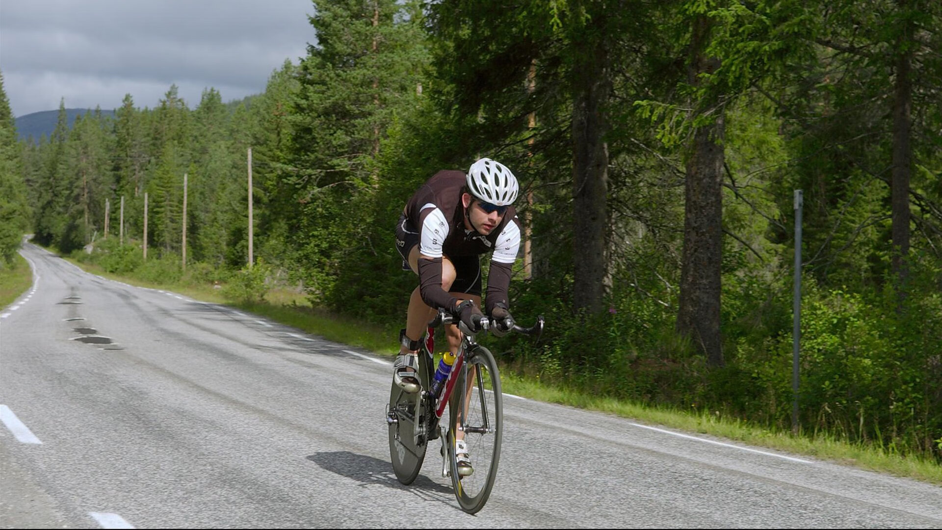 赛场“火药味十足”：欧冠中的激烈对抗，欧冠最精彩比赛